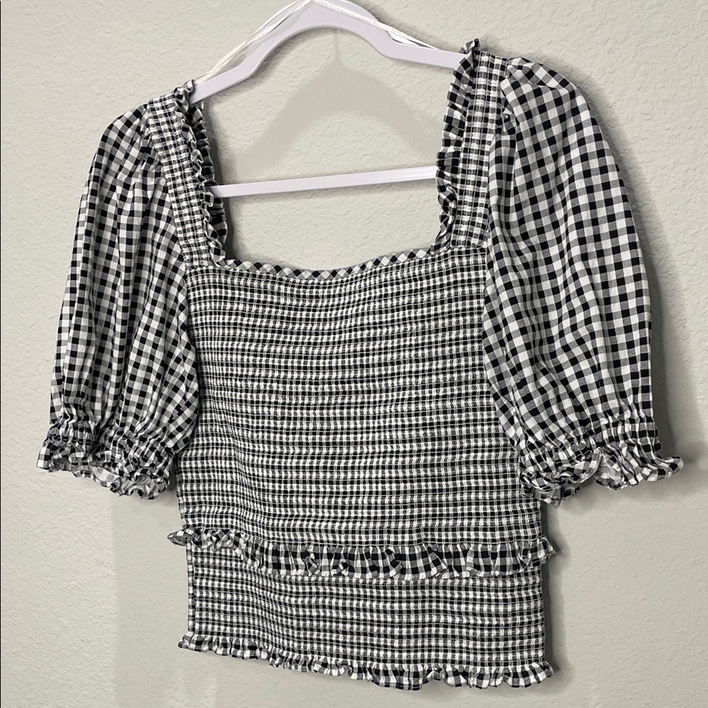 CeCe Black and White Smocked Gingham Women's Top EUC Size L